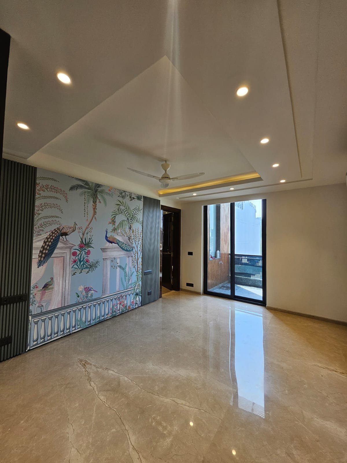 Independent Builder Floor